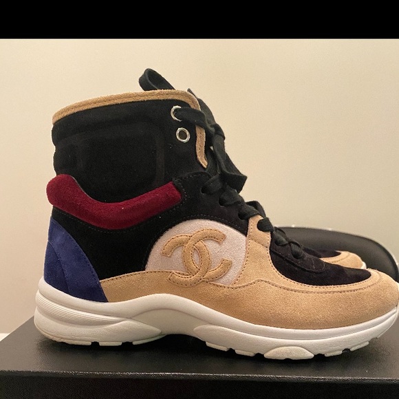 CHANEL CC HIGH TOP SNEAKER - Picture 2 of 5
